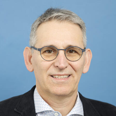 Prof. Dr. oec. Luca Crivelli